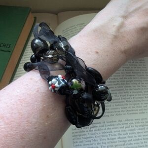 Elegant Black Beaded Bracelet